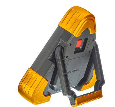 SE® 2-in-1 Triangle LED Safety and Work Light