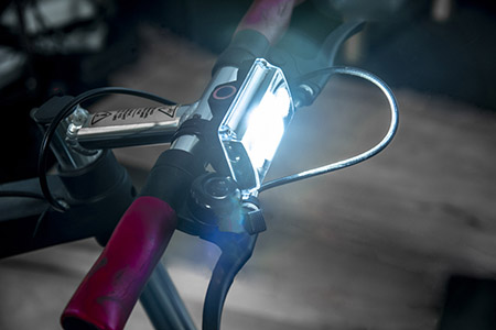 700 LUMEN 2-IN-1 RECHARGEABLE HEADLIGHT AND BICYCLE LAMP