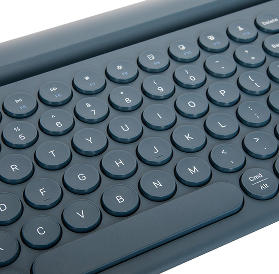 Targus Bluetooth iPad Keyboard with Stand