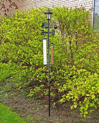 IdeaWorks® All-in-One Solar Light and Weather Station